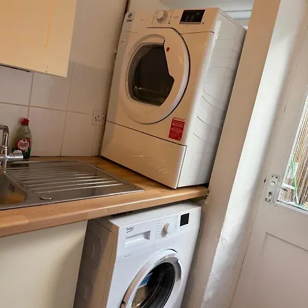 בית הארחה 5 Brunswick St - Bedroom 02 Downstairs