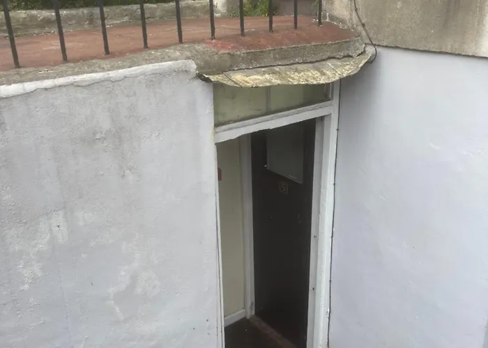 Πανσιόν 5 Brunswick St - Bedroom 02 Downstairs *