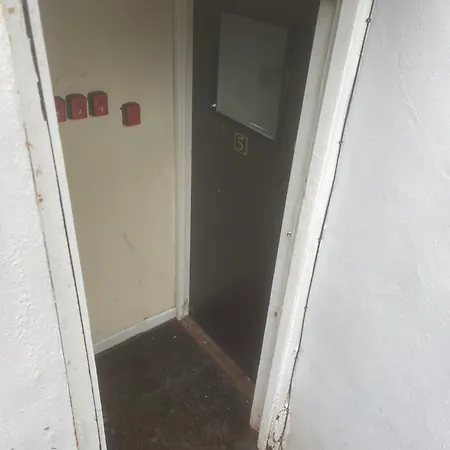 5 Brunswick St - Bedroom 02 Downstairs ゲストハウス ブリストル