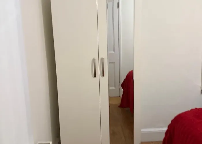 ゲストハウス 5 Brunswick St - Bedroom 02 Downstairs ブリストル